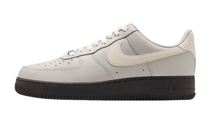 Nike Air Force 1 Sneaker Classica Osso Chiaro/Nero