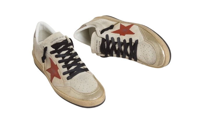 Golden Goose Ball Star in suede beige con stella in pelle rossa