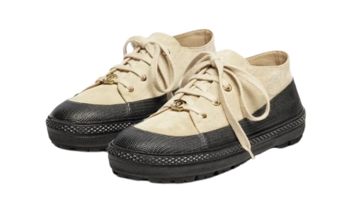 CHANEL Sneaker in Vitello Scamosciato Beige