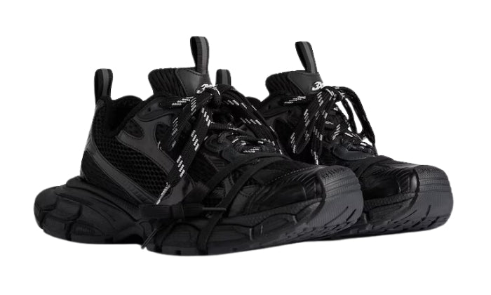 3XL Trainers in Black